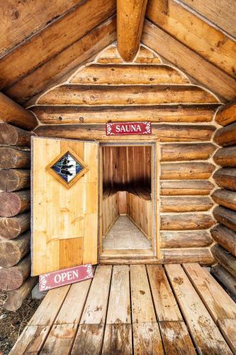 Bear Creek Lodge Alaska
