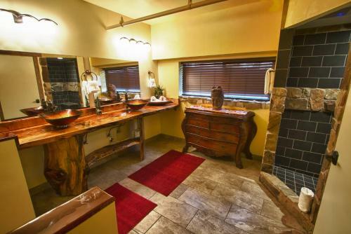 Nomads Hotel