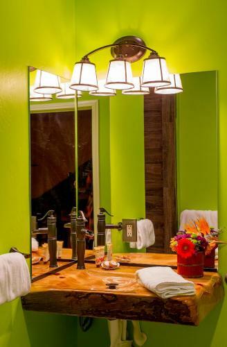 Nomads Hotel