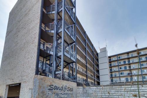 Sand & Sea: Pacific View (110)