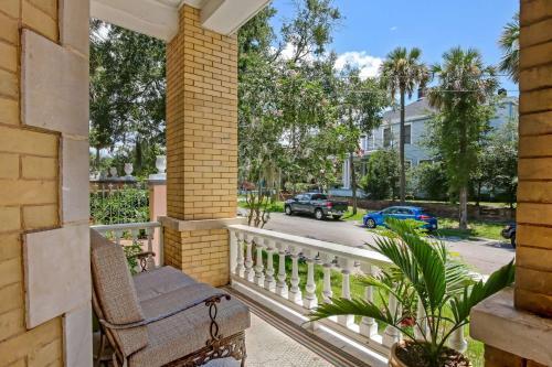 Jbh 115 W 2nd Apt #1