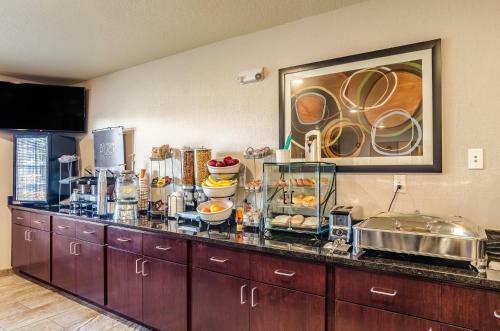 Hotel Cobblestone Inn & Suites - Bridgeport