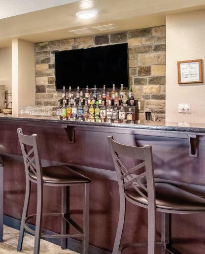 Hotel Cobblestone Inn & Suites - Bridgeport