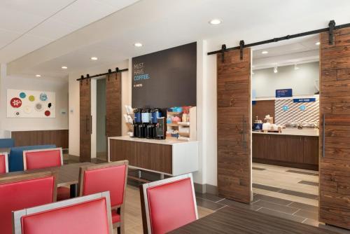 Hotel Holiday Inn Express & Suites - Cincinnati South - Wilder
