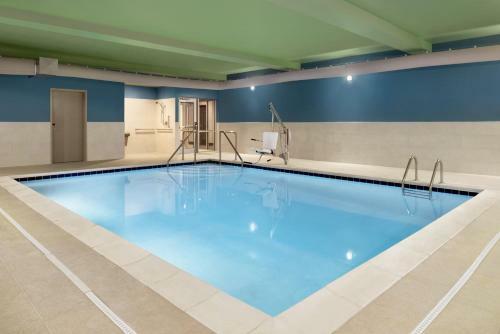 Hotel Holiday Inn Express & Suites - Cincinnati South - Wilder