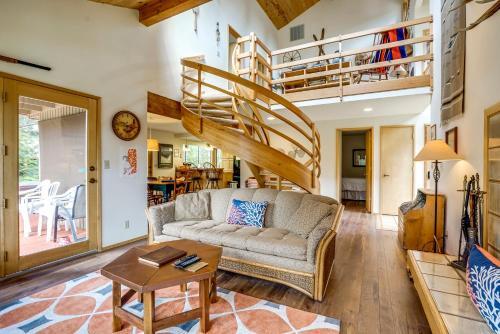 Golden Eagle Lane 17 | Discover Sunriver