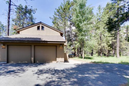 Golden Eagle Lane 17 | Discover Sunriver