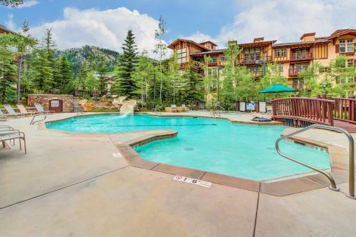 Eagle Springs East 101: Red-wing Suite