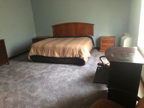 Hotel Economy Inn North Randall