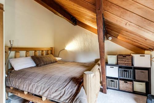 Hyak Duplex Cabin
