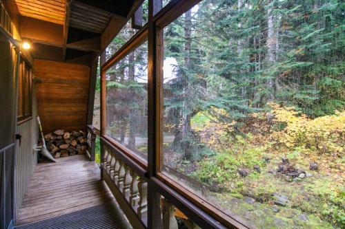 Hyak Duplex Cabin
