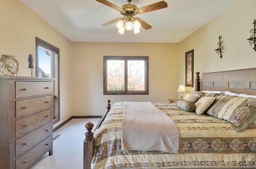 Villa Mystic Mountain W/ Log Cabin