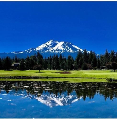 Apartamento Lake Shastina Golf Resort