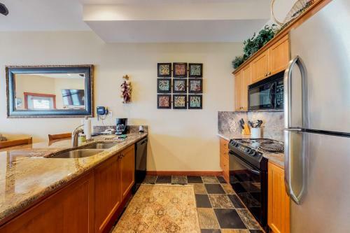 Eagle Springs East 107: Lady Fern Suite