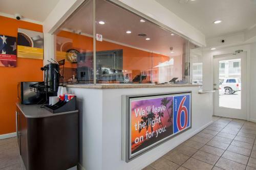 Hotel Motel 6 San Bernardino, Ca - Downtown