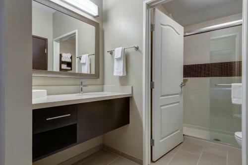 Hotel Staybridge Suites St. Louis-westport
