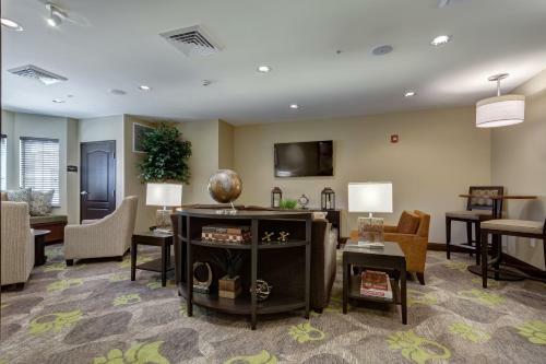 Hotel Staybridge Suites St. Louis-westport