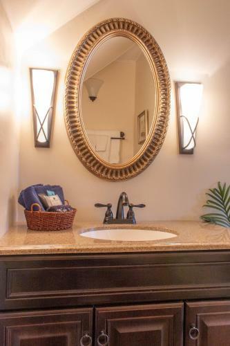 Olde Square Inn Bed And Breakfast