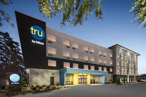 Hotel Tru By Hilton Savannah Midtown Ga