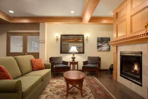 Posada Country Inn & Suites By Radisson, Dundee, Mi