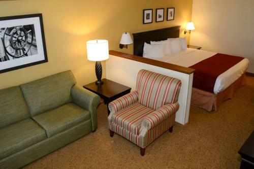 Posada Country Inn & Suites By Radisson, Dundee, Mi