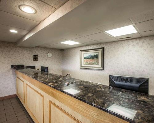 Motel Econo Lodge Inn And Suites - Pilot Mountain