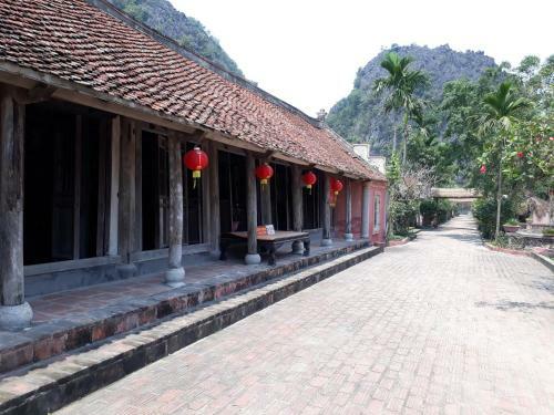 Vietnamese Ancient Village- Lang Viet Co Hotel