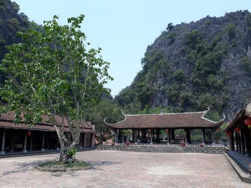 Vietnamese Ancient Village- Lang Viet Co Hotel