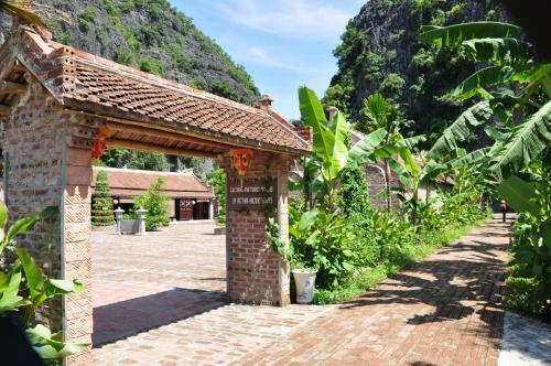 Vietnamese Ancient Village- Lang Viet Co Hotel