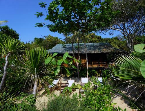 Hotel Whale Island Resort