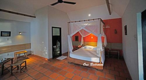Hotel Whale Island Resort