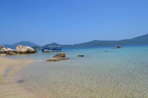 Hotel Whale Island Resort