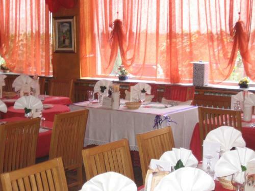 Hotel Albergo Motel Dosd�