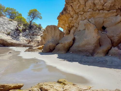 Holiday Home Mas Del Guix� L'ametlla De Mar