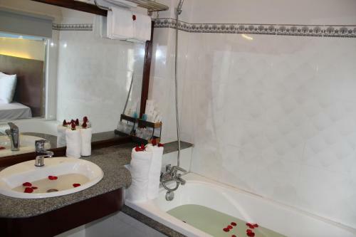 Hotel Gm Doc Let Beach Resort & Spa