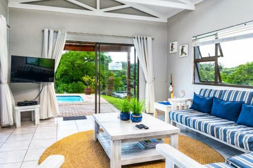 Kingfisher Lakeside Retreat