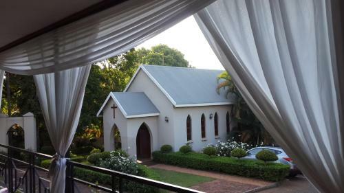 Hostal Sanloo Manor