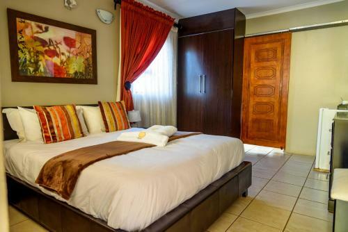 Hostal Hlulani Guest House
