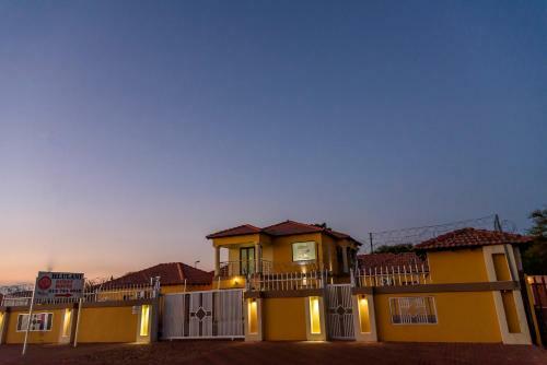 Hostal Hlulani Guest House