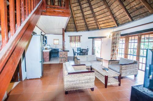 Hoyohoyo Koeltehuis Farm Lodge