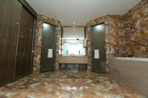 Ulanhot Mengjia Grand Hotel