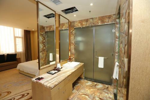 Ulanhot Mengjia Grand Hotel