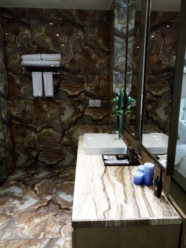 Ulanhot Mengjia Grand Hotel