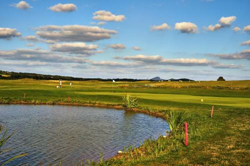Hotel Golf Resort ?esk� L�pa