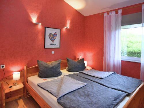 Cozy Holiday Home In Laisa With Private Terrace