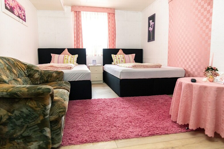 Hostal Gasthaus Tannenhof