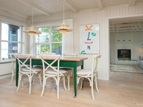 Three-bedroom Holiday Home In Bjert 6