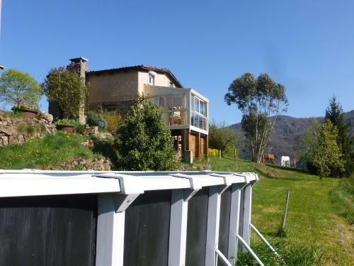 Spacious Holiday Home With Swimming Pool In Accons