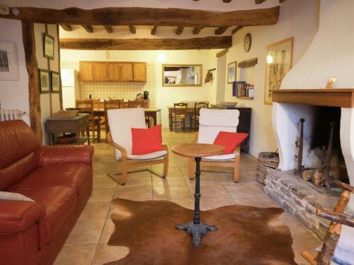 Stunning Holiday Home In Arfons With Swimming Pool