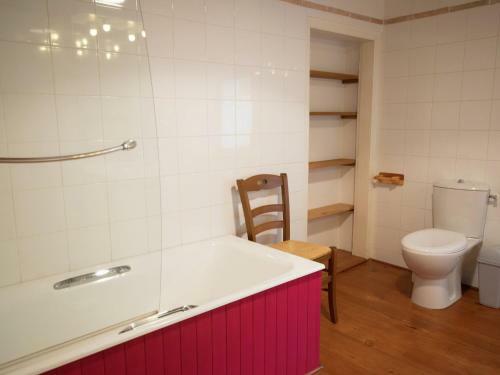 Stunning Holiday Home In Arfons With Swimming Pool